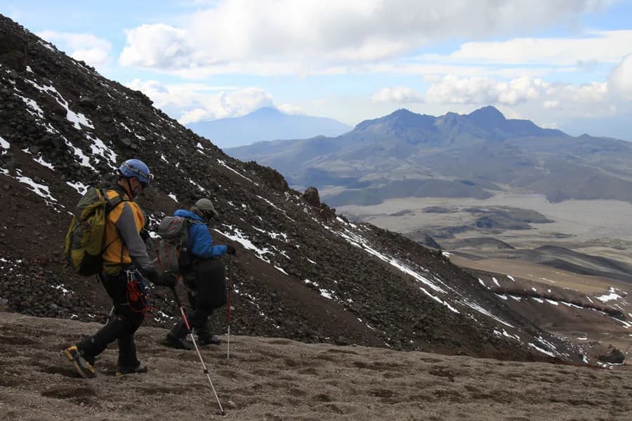 andinistas cotopaxi